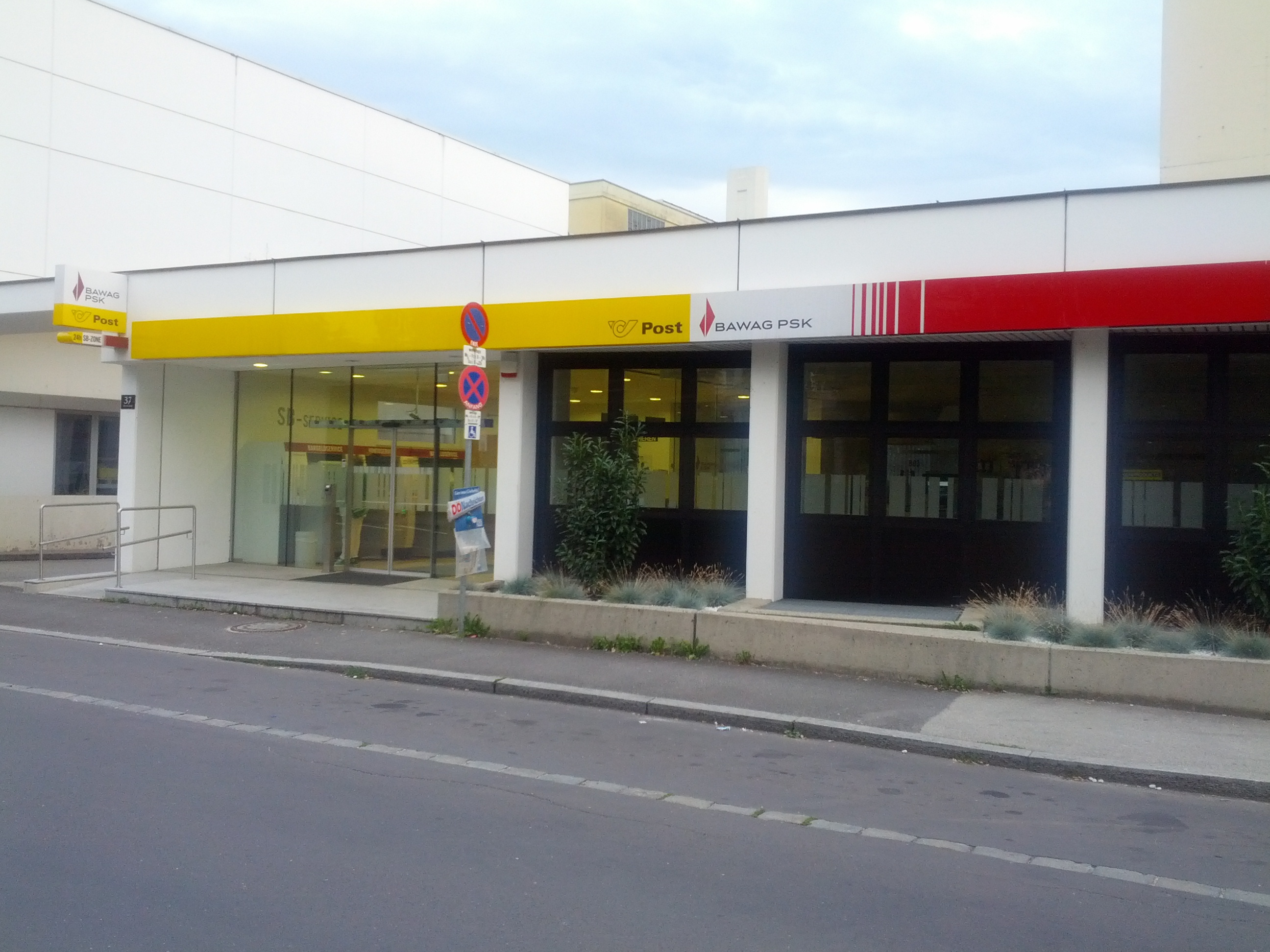 BAWAG P.S.K. Bank für Arbeit und Wirtschaft und Österreichische Postsparkasse AG Filiale Linz, Donau, Denkstraße (Postservice)